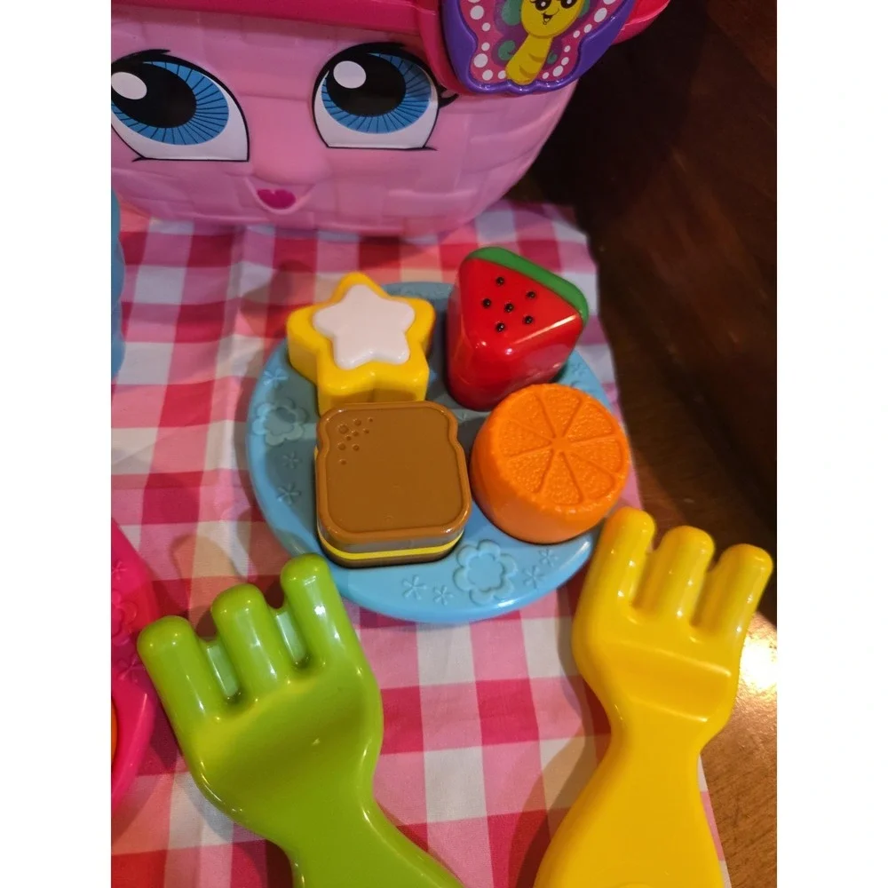 LeapFrog Shapes and Sharing  Interactive Picnic Basket (Pink) P13